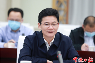 曹志強周振宇與湖南中煙黨組書記、總經(jīng)理籍濤一行座談 進一步加強合作 做大做強煙草產(chǎn)業(yè)