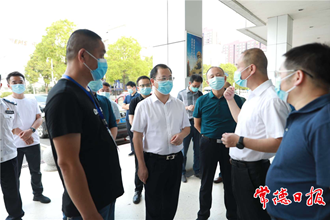 周振宇督導(dǎo)檢查疫情防控工作并看望慰問一線工作人員