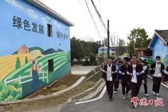 【攝影報道】學雷鋒 干農(nóng)活 追尋紅色足跡 常德市一中師生社會實踐活動豐富多彩