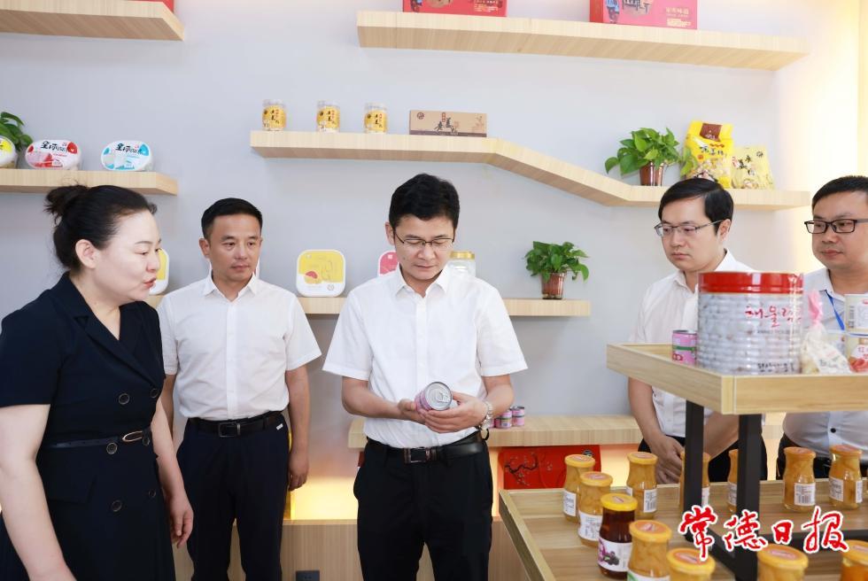 2708766c192147cc9d78e5770ffed7fe.jpg 2708766c192147cc9d78e5770ffed7fe.jpg