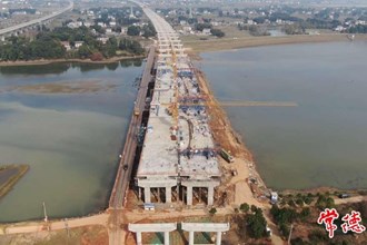 益常高速擴容工程漢壽南1號特大橋主橋全幅貫通