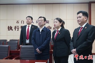 市領(lǐng)導(dǎo)赴多地調(diào)研政法工作