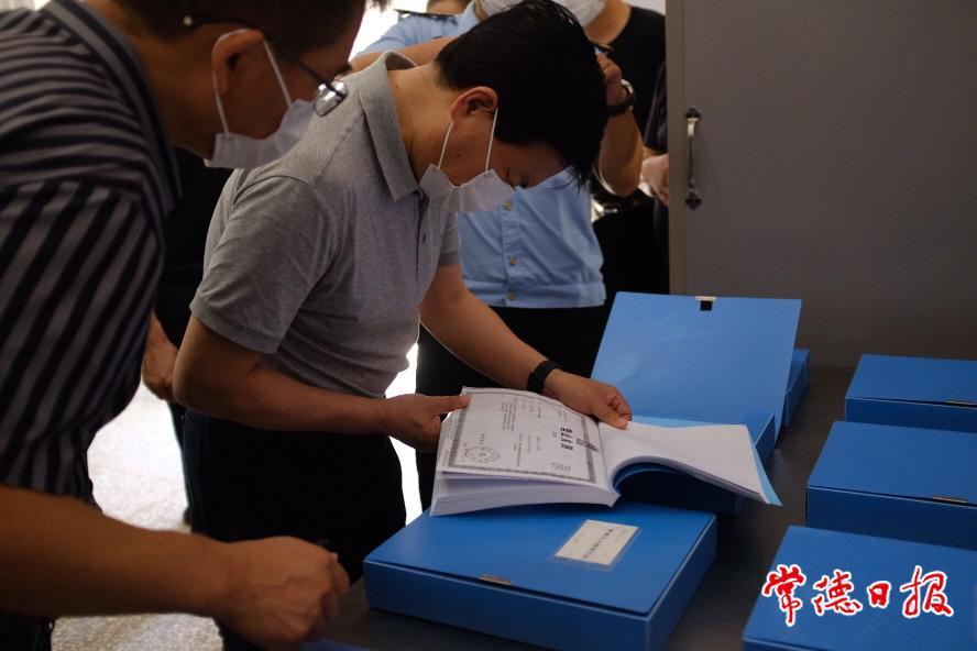 b067c4db76734d5a8455b40ff0ec15ab.jpg b067c4db76734d5a8455b40ff0ec15ab.jpg