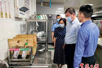 市領(lǐng)導(dǎo)督查石門縣食品安全主體責(zé)任落實情況