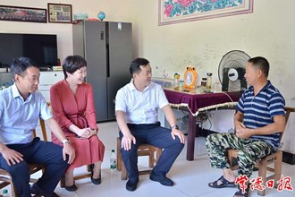 市領(lǐng)導八一建軍節(jié)前夕走訪慰問退役軍人