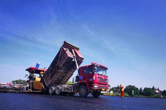 益常高速擴(kuò)容工程進(jìn)入路面施工階段